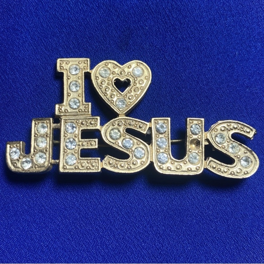VINTAGE I ❤️ JESUS Rhinestone Brooch Pin Gold Tone, Crystals, 1.25” tall